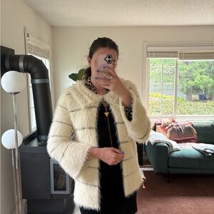 Sioni Cream Cardigan Sweater with Plush Texture